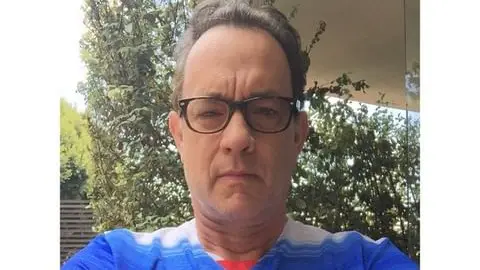 celebrities-with-small-chins-Tom-Hanks

